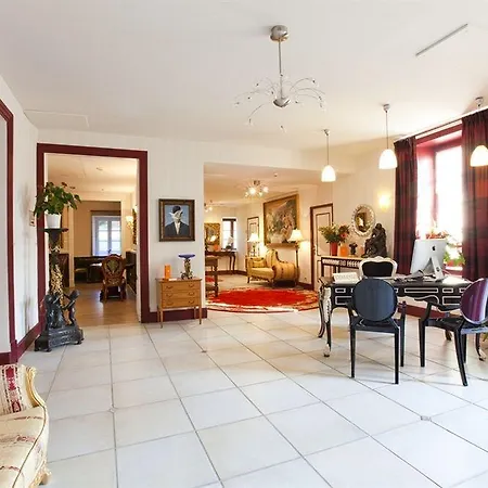 Отель Le Domaine De La Colombiere Moissieu-sur-Dolon